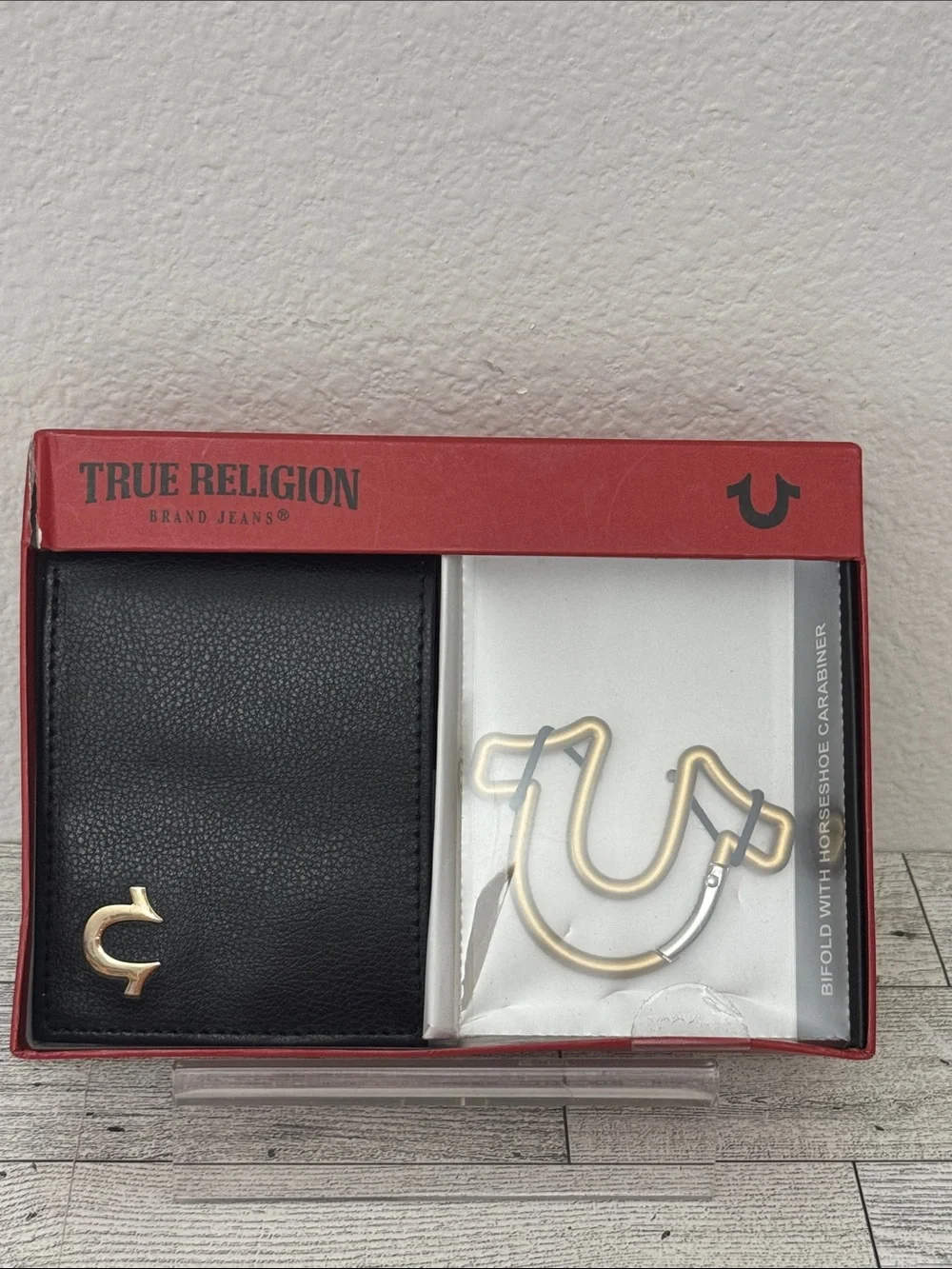 True Religion Black Leather Card Holder with Horseshoe Carabiner NWT